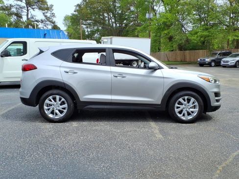 Used 2020 Hyundai Tucson SE image 2