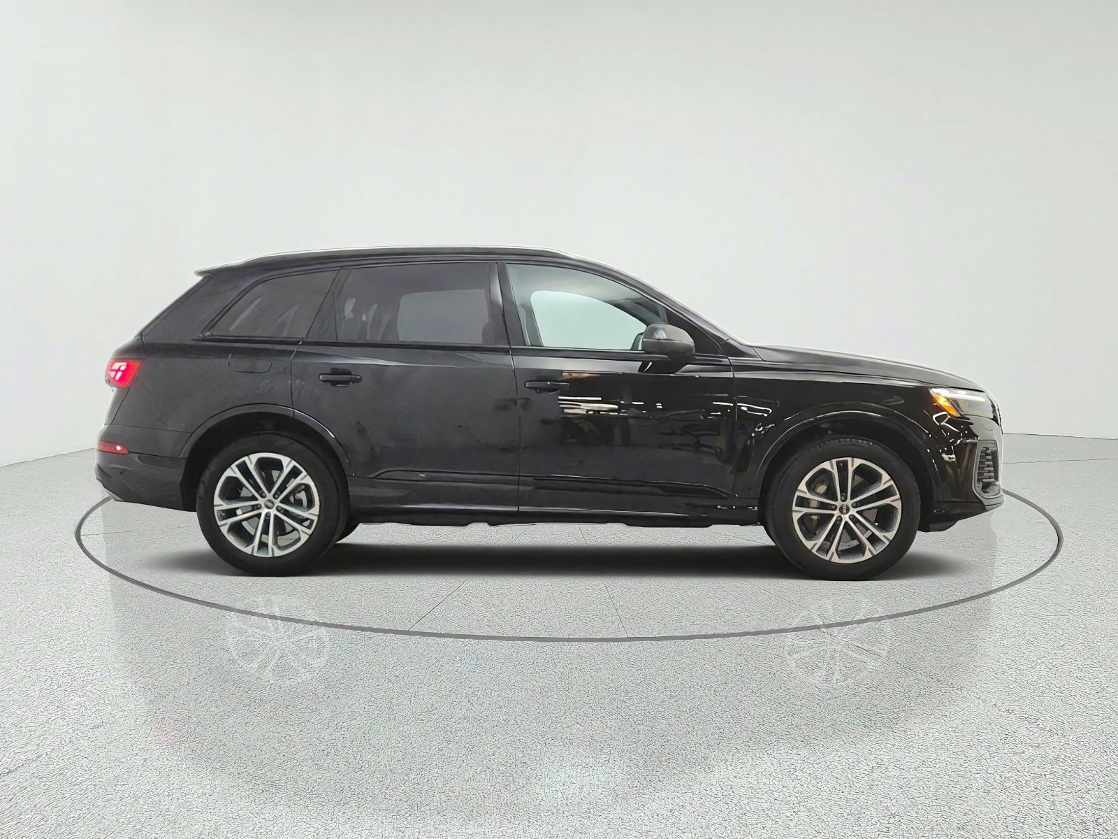 Used 2025 Audi Q7 2.0T Premium Plus w/ Premium Plus Package AWD/4WD image 4
