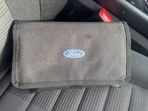 Used 2018 Ford Edge SEL w/ Class II Trailer Tow Package image 29