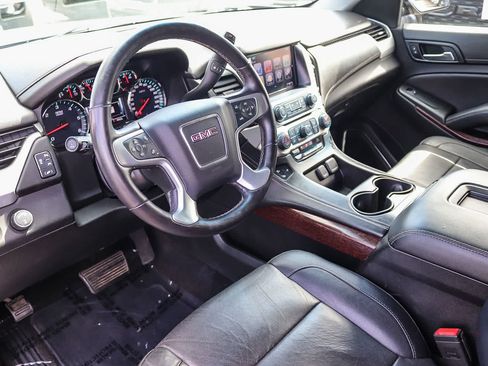 Used 2018 GMC Yukon XL SLT w/ Open Road Package AWD/4WD image 17