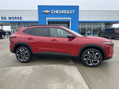 New 2026 Chevrolet Trax RS w/ Driver Confidence Package image 2