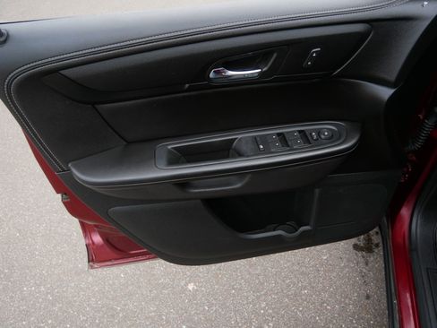 Used 2015 Chevrolet Traverse LT image 22