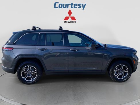 Used 2022 Jeep Grand Cherokee Trailhawk w/ ADV Protech Group II AWD/4WD image 9