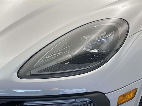 Certified 2024 Porsche Macan GTS w/ Premium Plus Package AWD/4WD image 15