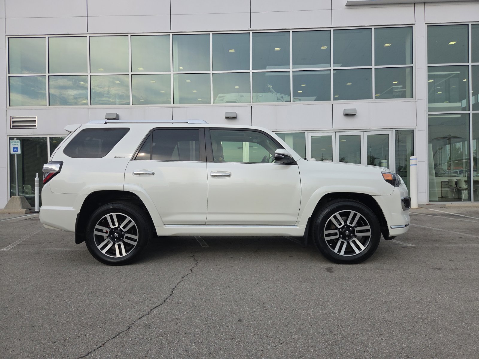 Used 2019 Toyota 4Runner Limited AWD/4WD image 2