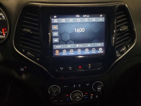 Used 2022 Jeep Cherokee Limited image 25