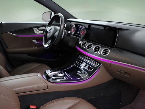 Used 2017 Mercedes-Benz E 300 4MATIC image 19