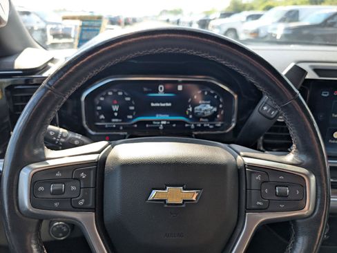 Used 2022 Chevrolet Silverado 1500 LT AWD/4WD image 10