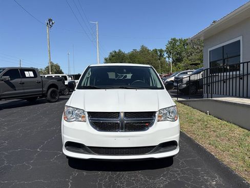 Used 2019 Dodge Grand Caravan SE w/ Power Convenience Group I FWD image 3