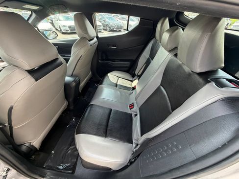 Used 2018 Toyota C-HR XLE FWD image 19