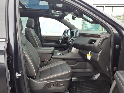 Used 2023 Chevrolet Tahoe Premier w/ Premium Package 2 AWD/4WD image 20