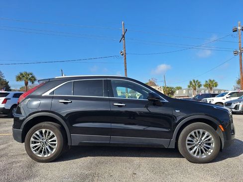 Certified 2024 Cadillac XT4 Premium Luxury image 2