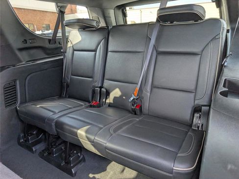 Used 2024 Chevrolet Suburban Premier image 15
