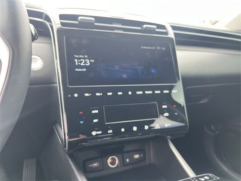 Certified 2023 Hyundai Tucson Limited image 31