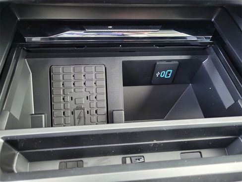 New 2026 Ford F250 Lariat w/ Black Appearance Package image 19