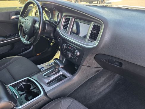 Used 2019 Dodge Charger SXT RWD image 29