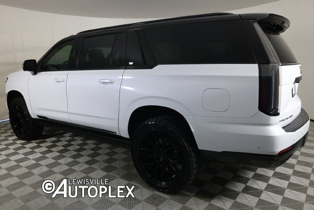 Used 2026 Cadillac Escalade ESV Sport w/ Touring Package AWD/4WD image 7
