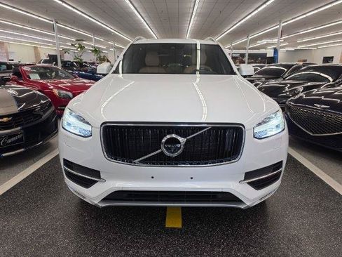 Used 2018 Volvo XC90 T6 Momentum w/ Convenience Package AWD/4WD image 3