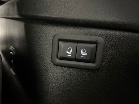 Used 2024 Jeep Wagoneer L Series II RWD image 36