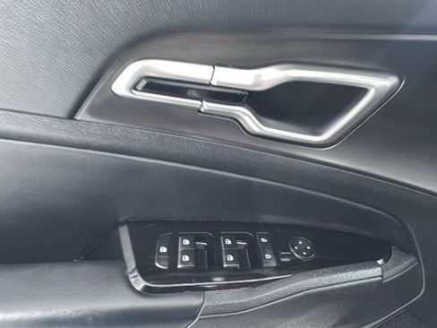 Used 2024 Kia Sportage EX AWD/4WD image 19