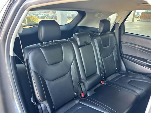 Used 2022 Ford Edge Titanium image 34