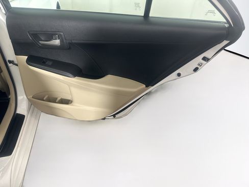 Used 2013 Toyota Camry LE image 26