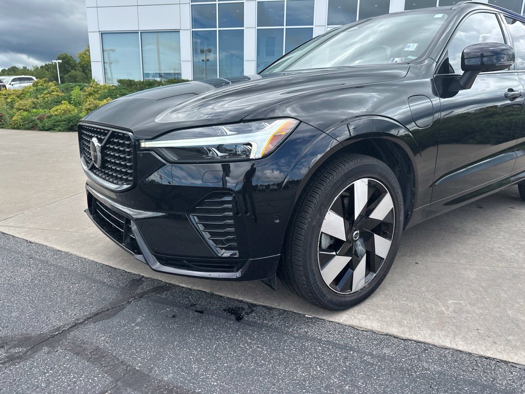 Certified 2025 Volvo XC60 T8 Plus w/ Protection Package Premier AWD/4WD image 10