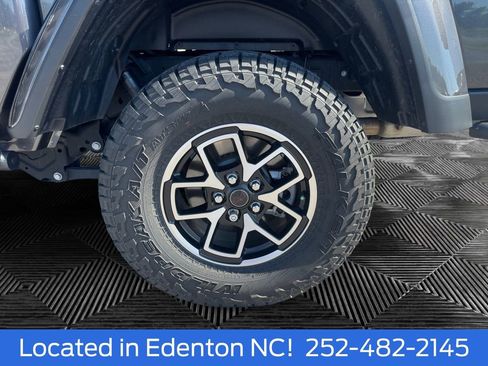 Used 2025 Jeep Gladiator Rubicon w/ Safety Group AWD/4WD image 15