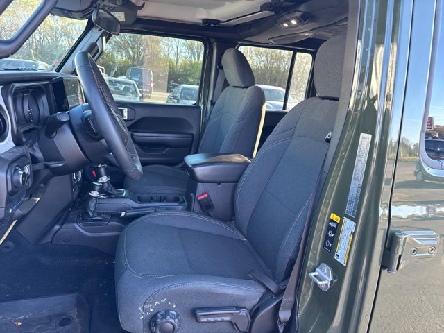 Used 2024 Jeep Wrangler Unlimited w/ Convenience Group AWD/4WD image 12