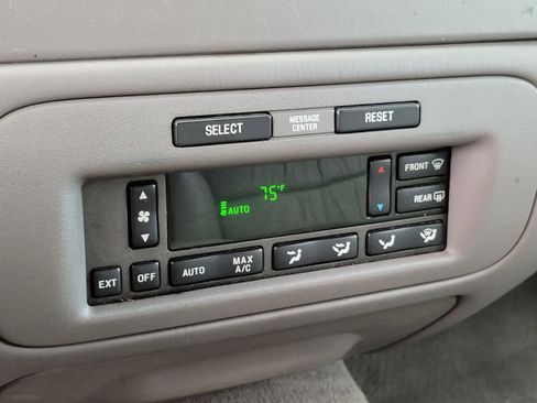 Used 2001 Lincoln Town Car Executive image 9