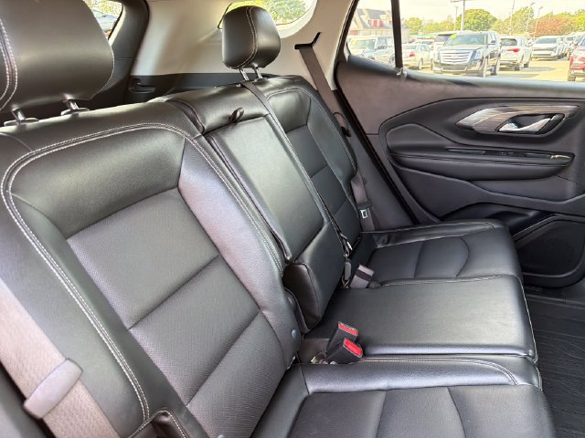 Used 2023 GMC Terrain SLT w/ Infotainment Package II FWD image 28