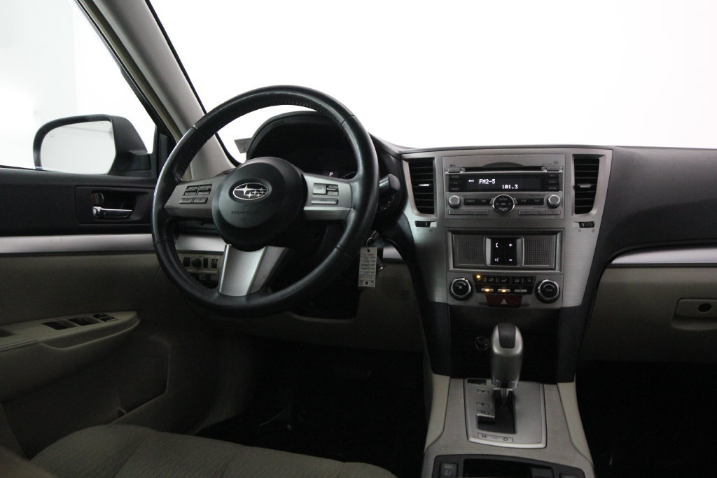 Used 2011 Subaru Outback 2.5i Premium w/ Protection Pkg 1A AWD/4WD image 10