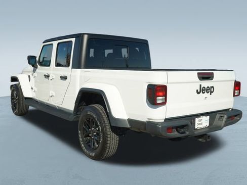 Used 2023 Jeep Gladiator Sport image 6