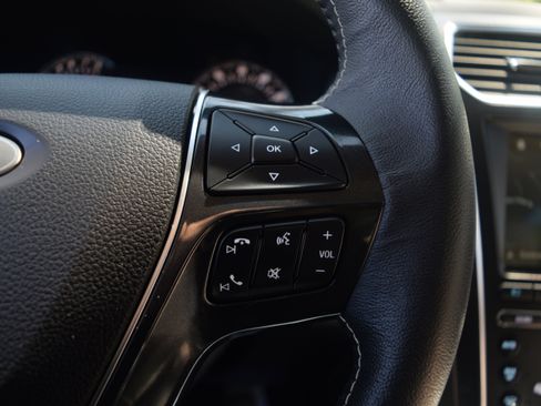 Used 2018 Ford Explorer Platinum image 5