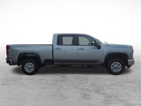 Used 2025 Chevrolet Silverado 2500 LT w/ Safety Package AWD/4WD image 4