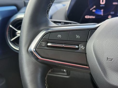 Used 2025 Chevrolet Equinox EV LT w/ Convenience Package image 23