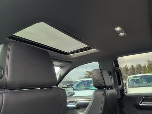 Used 2023 Chevrolet Silverado 1500 LTZ w/ LTZ Premium Package image 33