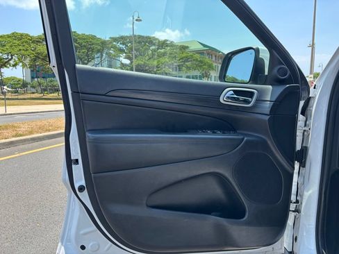 Used 2021 Jeep Grand Cherokee Laredo X RWD image 14