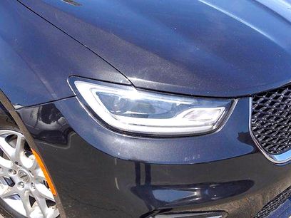 Used 2023 Chrysler Pacifica Touring-L