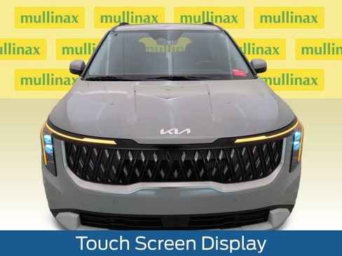 Used 2025 Kia Carnival EX FWD image 14