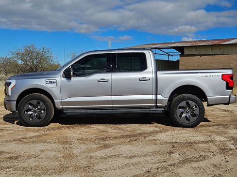 New 2025 Ford F150 Lightning Flash AWD/4WD image 9