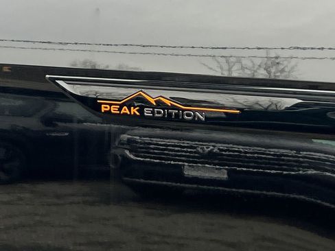 New 2026 Volkswagen Atlas Peak Edition image 9