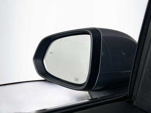 Used 2024 Chevrolet Equinox EV LT image 16