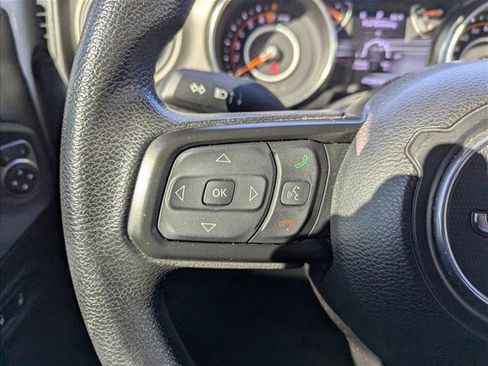 Used 2022 Jeep Gladiator Sport image 13