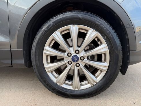 Used 2017 Ford Escape Titanium w/ Equipment Group 301A AWD/4WD image 9
