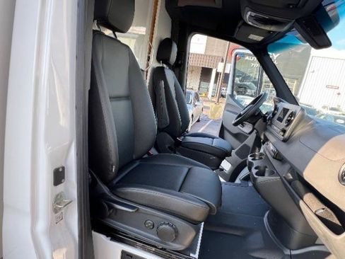 Used 2024 Mercedes-Benz Sprinter 3500 image 27