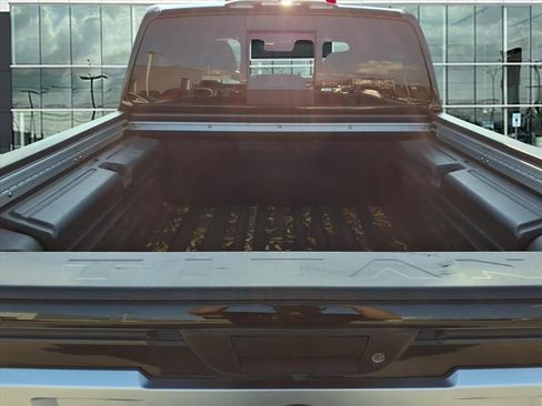 Used 2024 Nissan Titan Platinum Reserve w/ Moonroof Package image 12