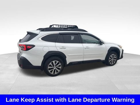 Used 2025 Subaru Outback Premium image 7