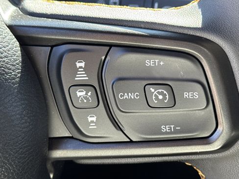 Used 2024 Jeep Wrangler Willys image 24