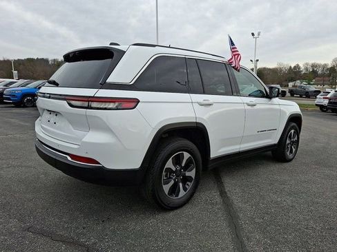 Certified 2022 Jeep Grand Cherokee Limited 4xe w/ Luxury Tech Group II AWD/4WD image 8